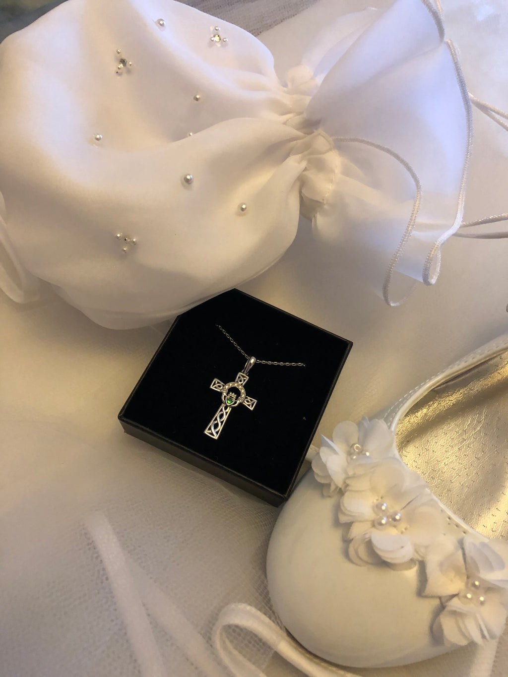 Celtic Cross Pendant Silver incorporating Claddagh Necklace Design,18" Silver Chain